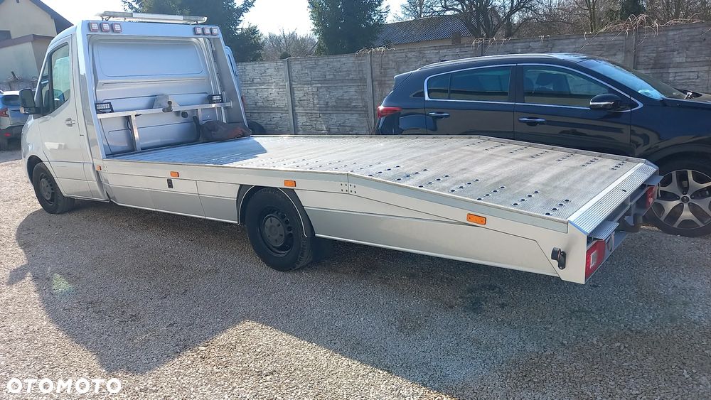 Mercedes-Benz Sprinter - 11