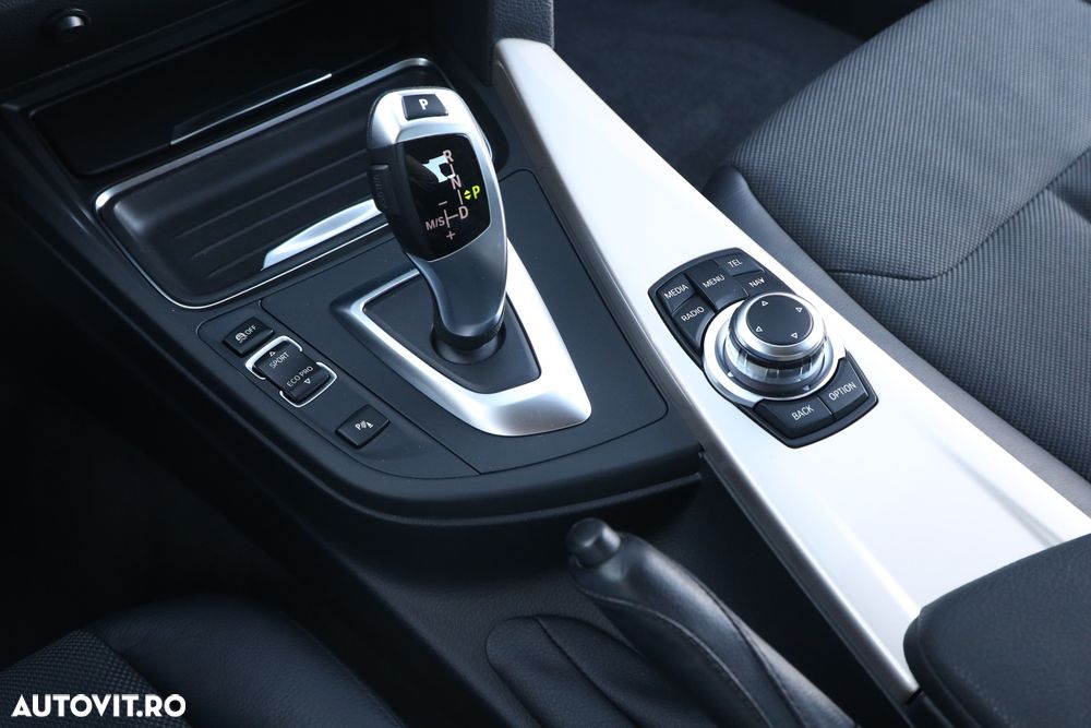 BMW Seria 3 320d DPF Aut. - 24