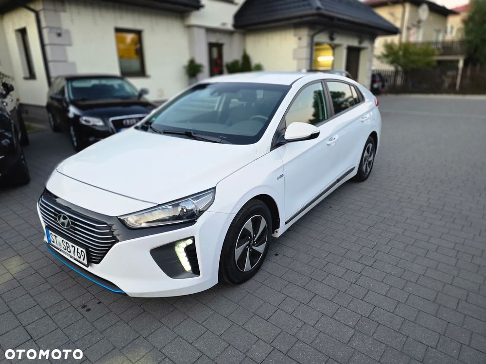 Hyundai IONIQ - 8