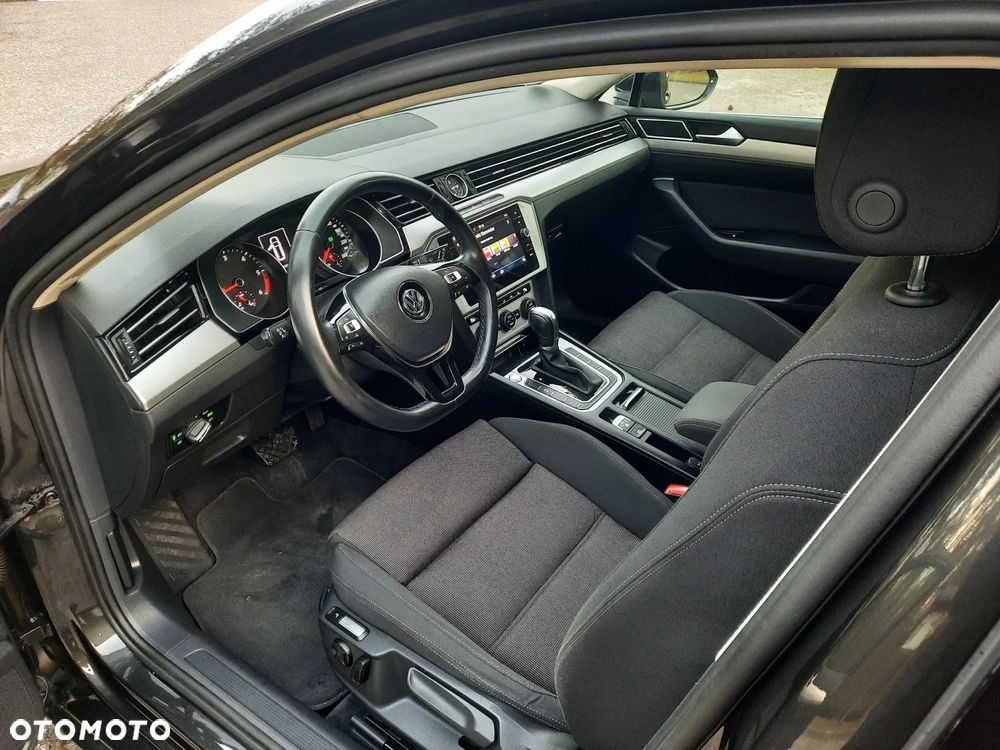 Volkswagen Passat - 23
