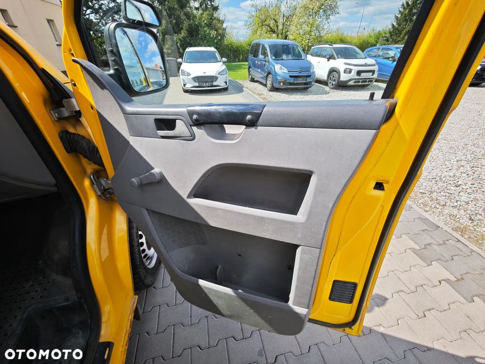 Volkswagen Transporter - 9