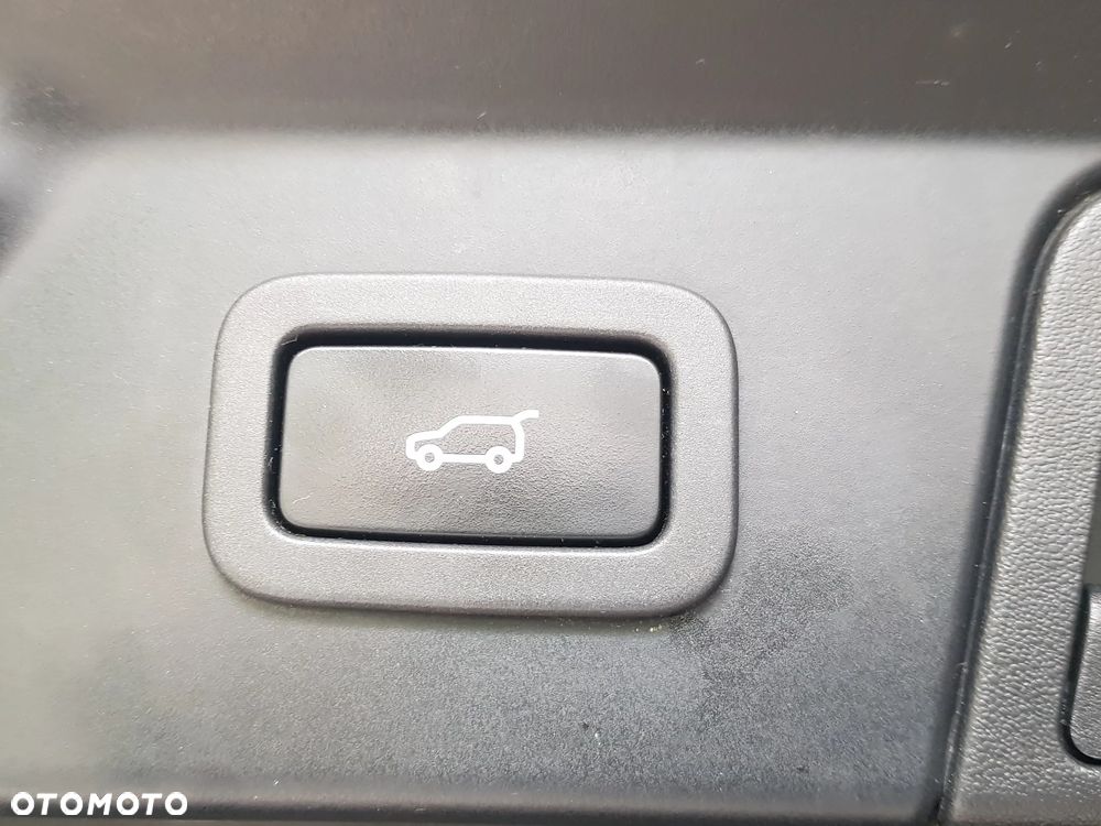 Land Rover Range Rover Velar 2.0 SD4 R-Dynamic SE - 25