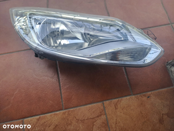 Ford Fokus MK3 lampy przednie EU i inne