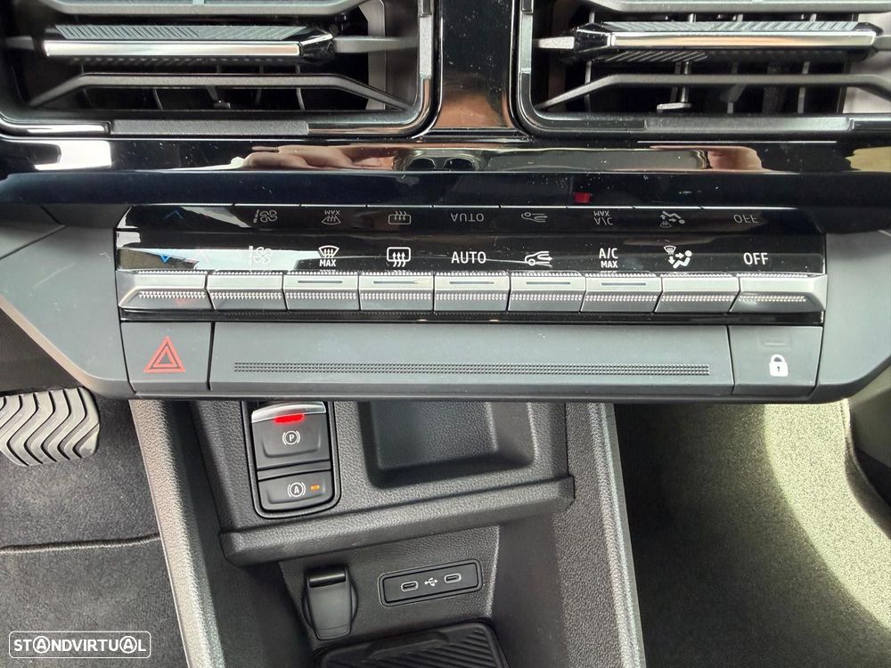 Nissan Micra 52 kWh Advance Two Tone - 24