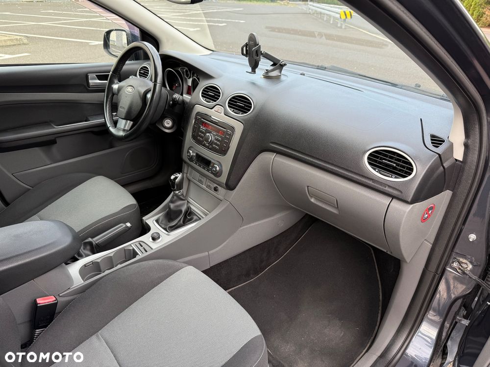 Ford Focus 1.6 Trend - 37