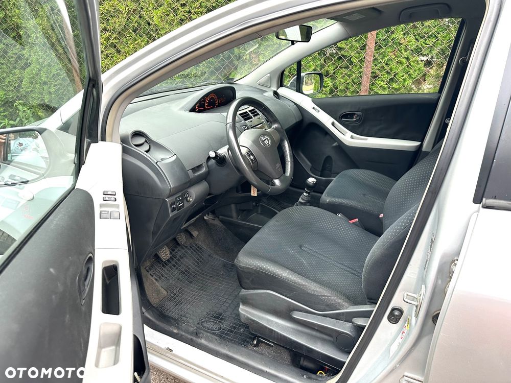 Toyota Yaris 1.33 Prestige - 8