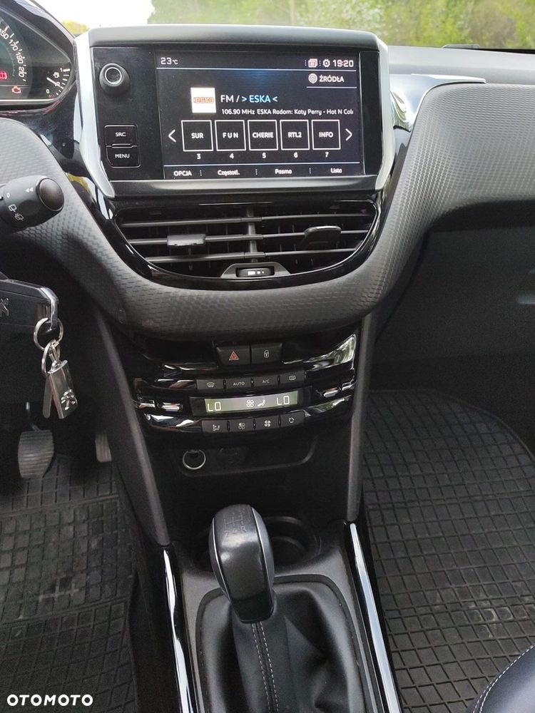 Peugeot 2008 1.6 BlueHDi Style - 15