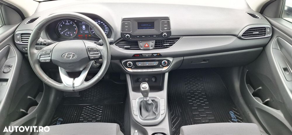 Hyundai i30 1.5 110CP 5DR M/T Comfort - 10