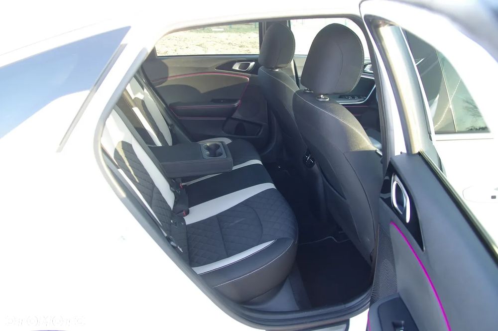 Kia ProCeed 1.6 CRDi DCT7 SCR GT LINE - 25
