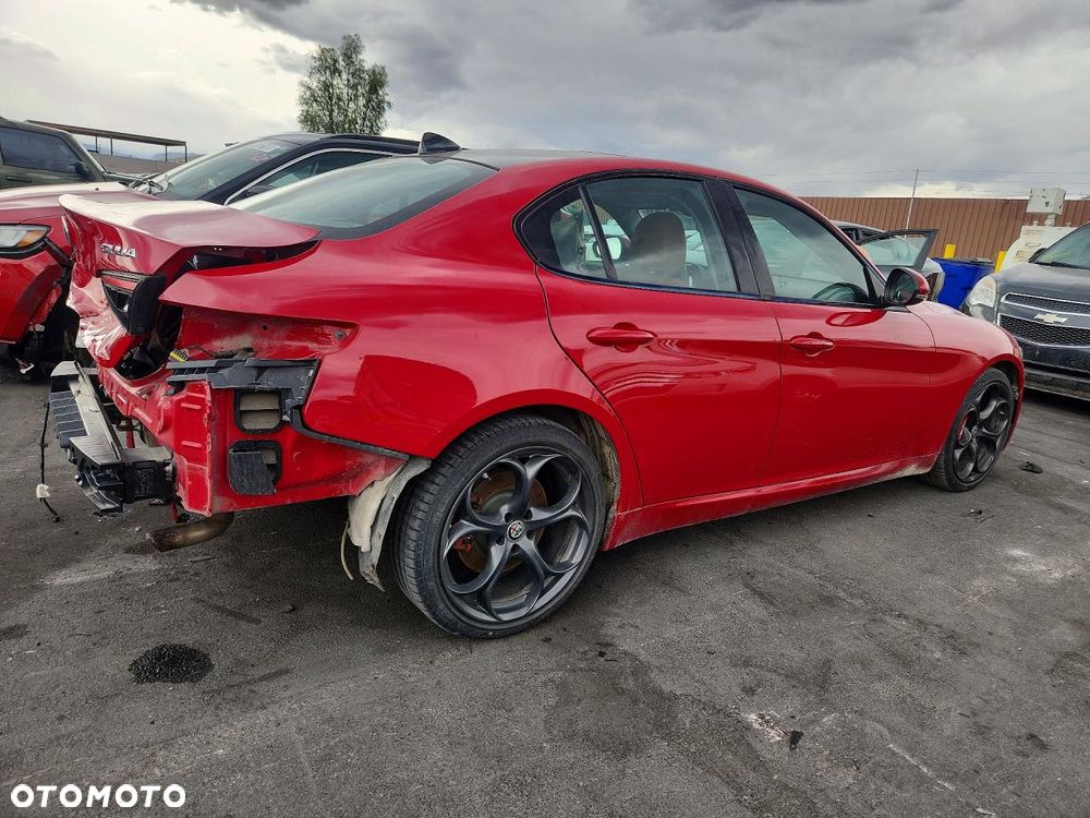 Alfa Romeo Giulia 2.0 Turbo TI Q4 - 4