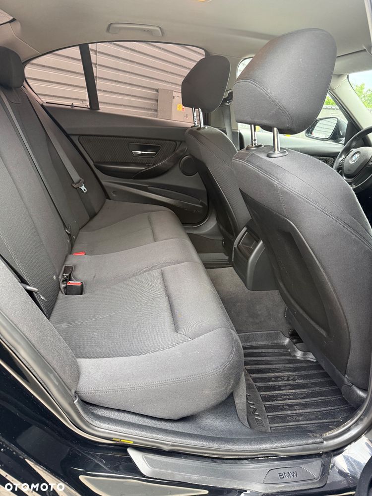 BMW Seria 3 320d - 8