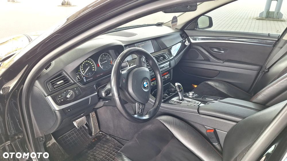 BMW Seria 5 525d xDrive Sport-Aut - 22