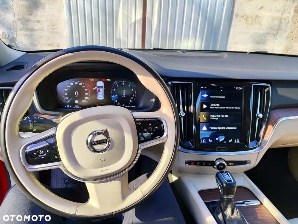 Volvo S60 T5 Momentum Pro - 10