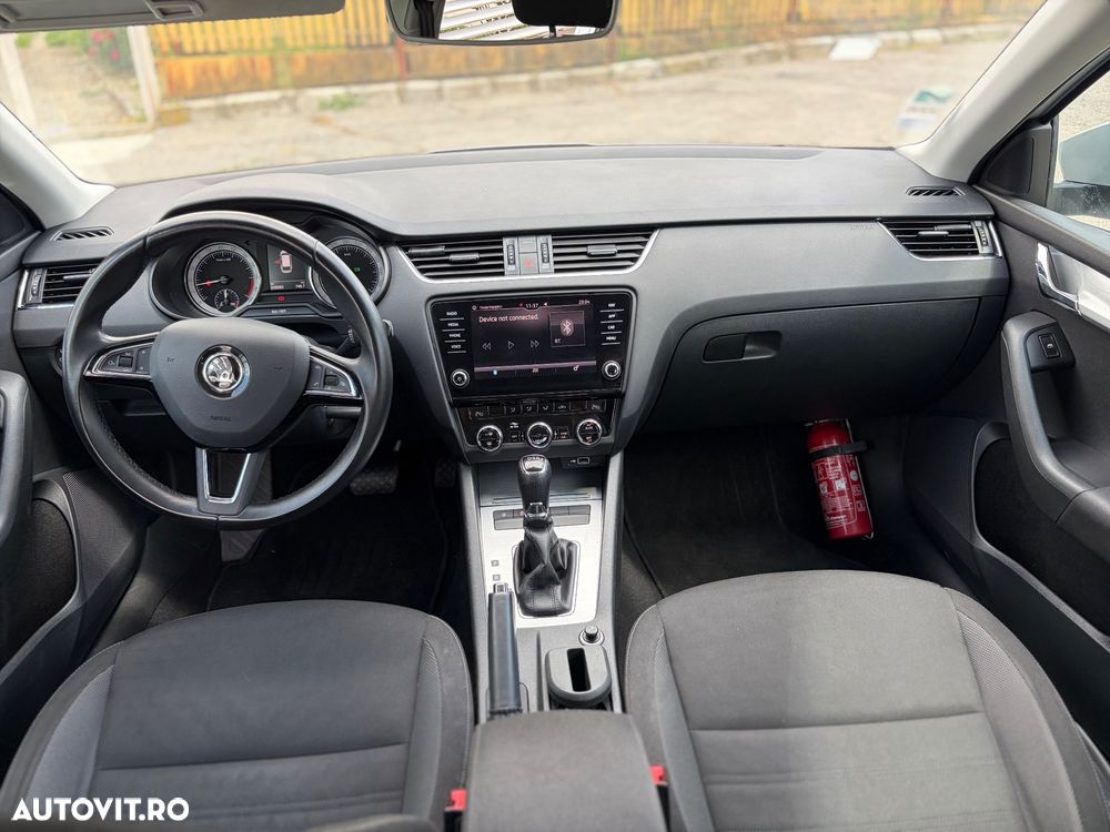 Skoda Octavia 1.6 TDI DSG Ambition - 6