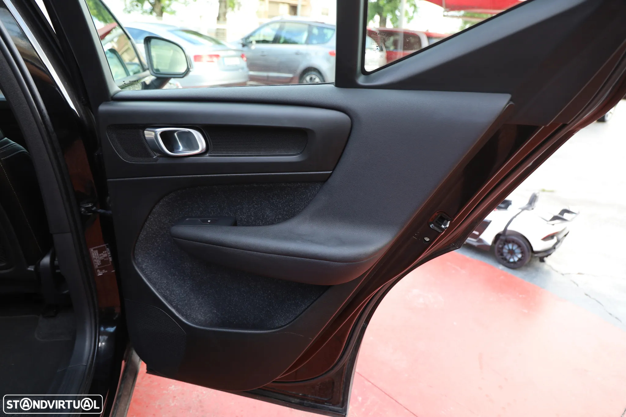 Volvo XC 40 2.0 D3 Momentum Plus - 20