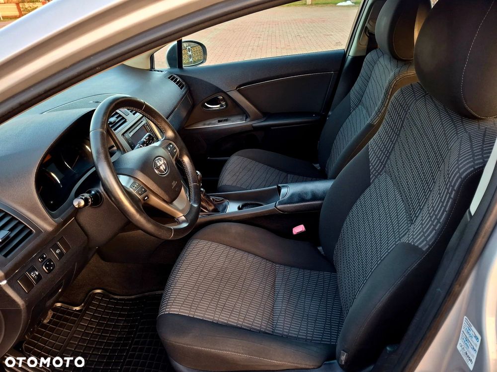 Toyota Avensis 1.8 Executive - 22