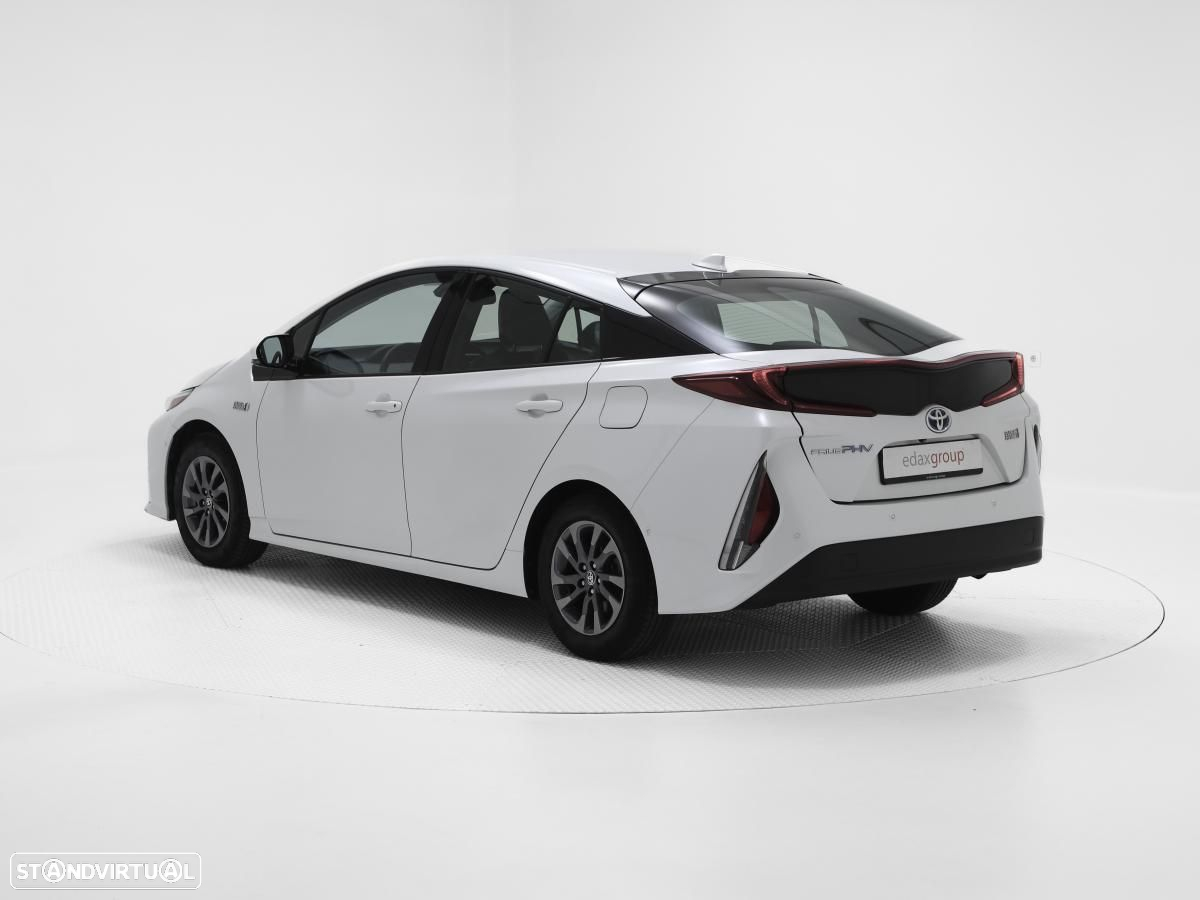 Toyota Prius - 4