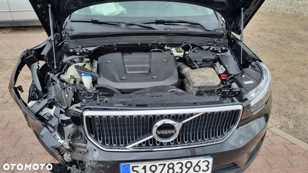 Volvo XC 40 T3 Geartronic Momentum Pro - 21