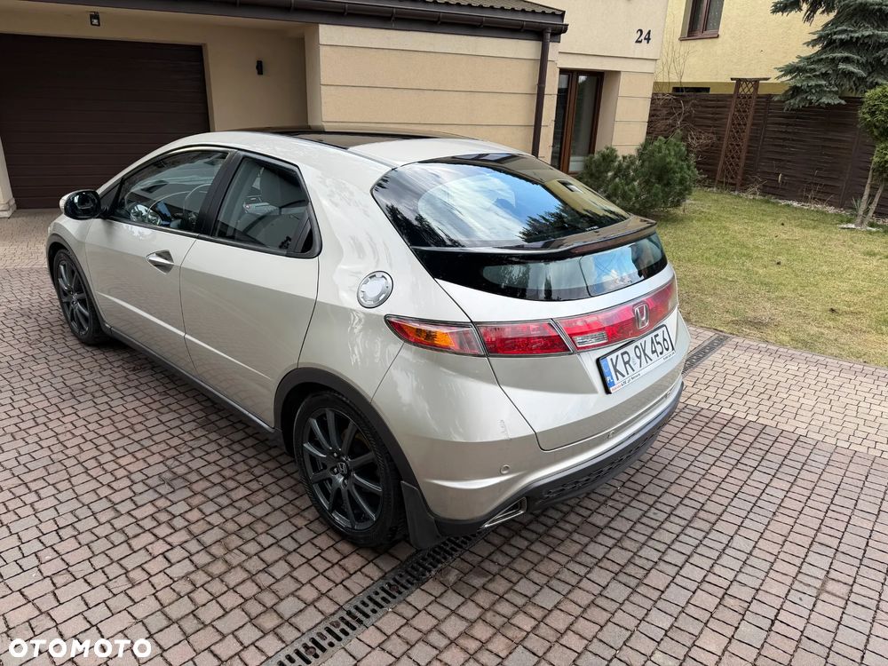 Honda Civic 1.8 Executive - 3