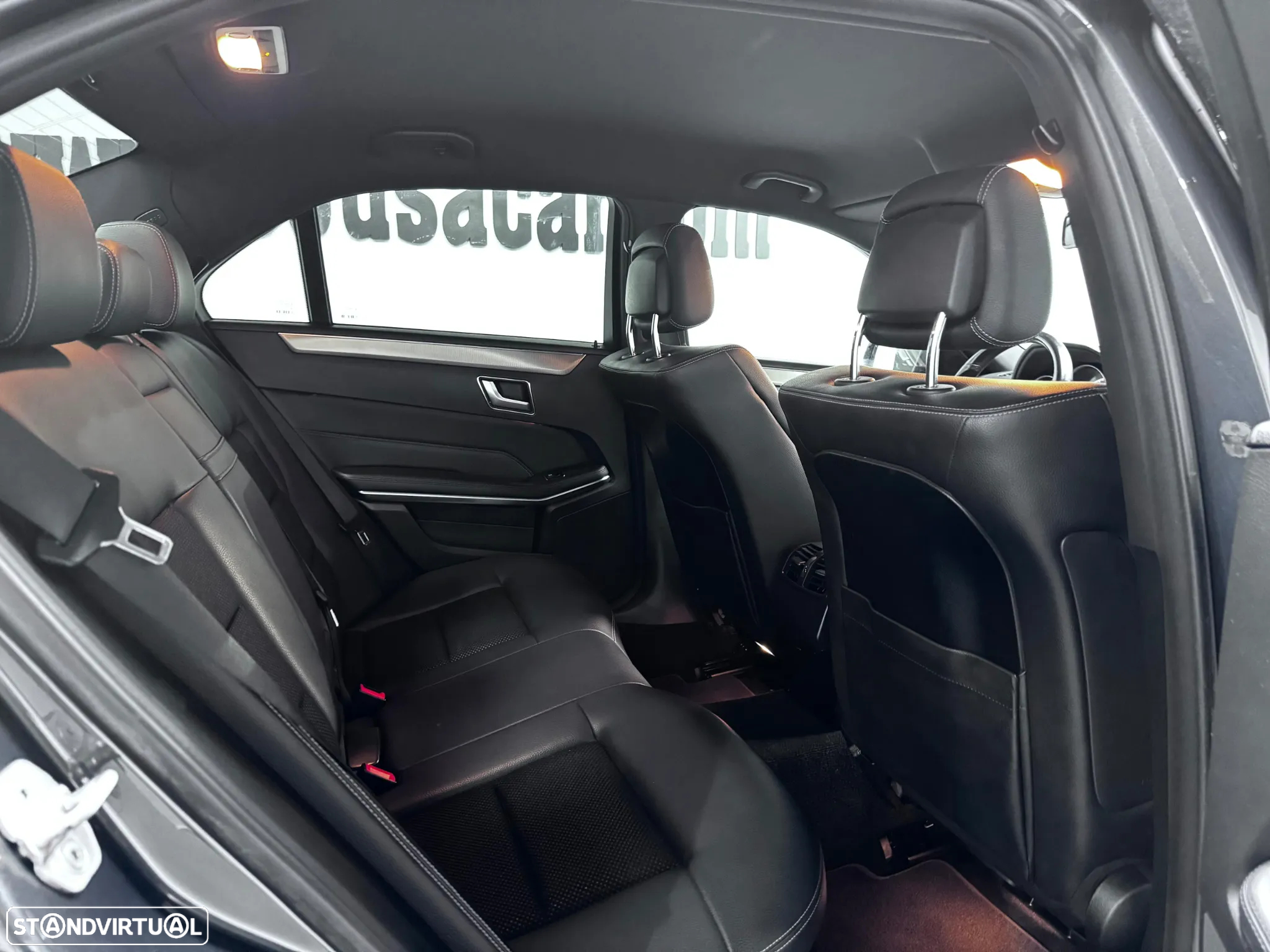 Mercedes-Benz E 300 Bluetec Hybrid Avantgarde - 17