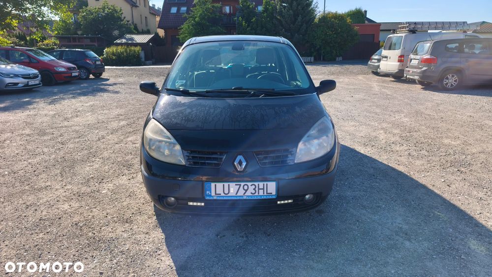 Renault Scenic - 1