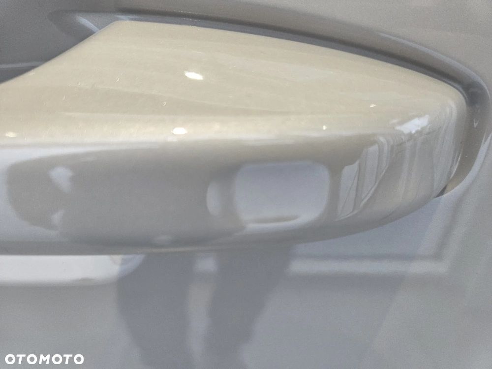 Volvo XC 40 B4 Plus Black Edition - 37