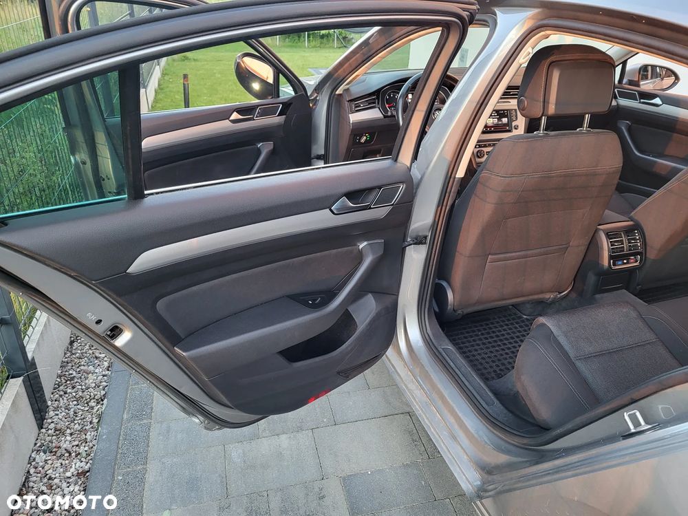 Volkswagen Passat 1.8 TSI BMT Comfortline - 11