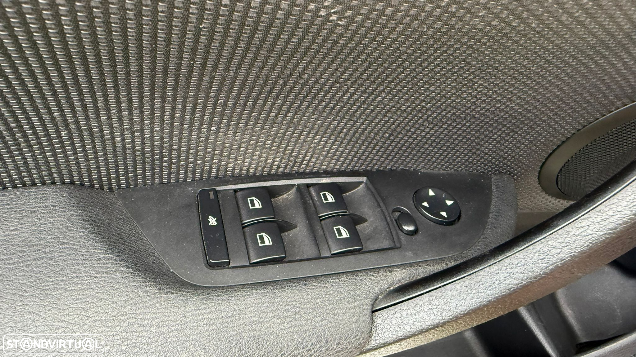 BMW X1 18 d sDrive Auto Pack M - 38