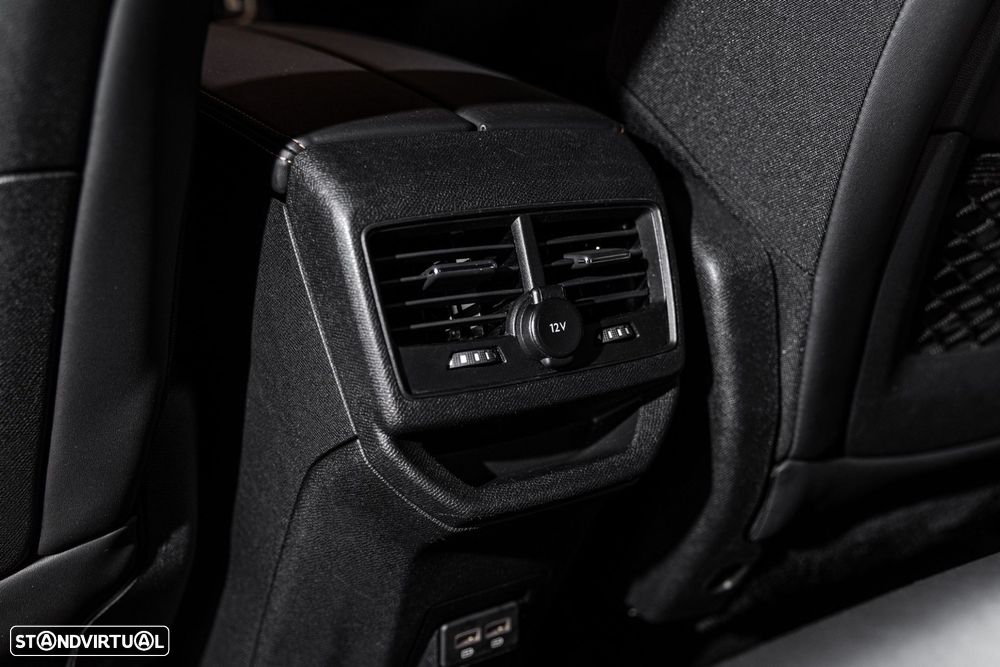 Peugeot 3008 1.6 Hybrid GT e-EAT8 - 30