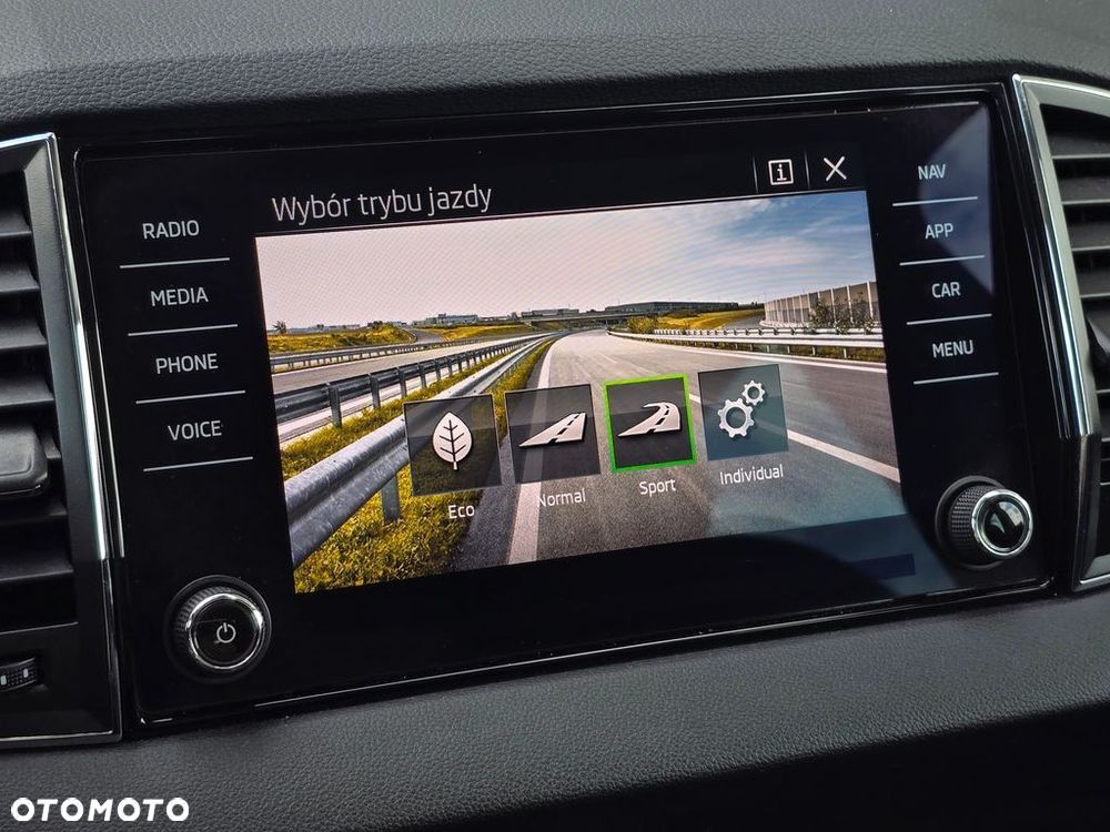 Skoda Karoq 1.5 TSI ACT Style DSG - 27