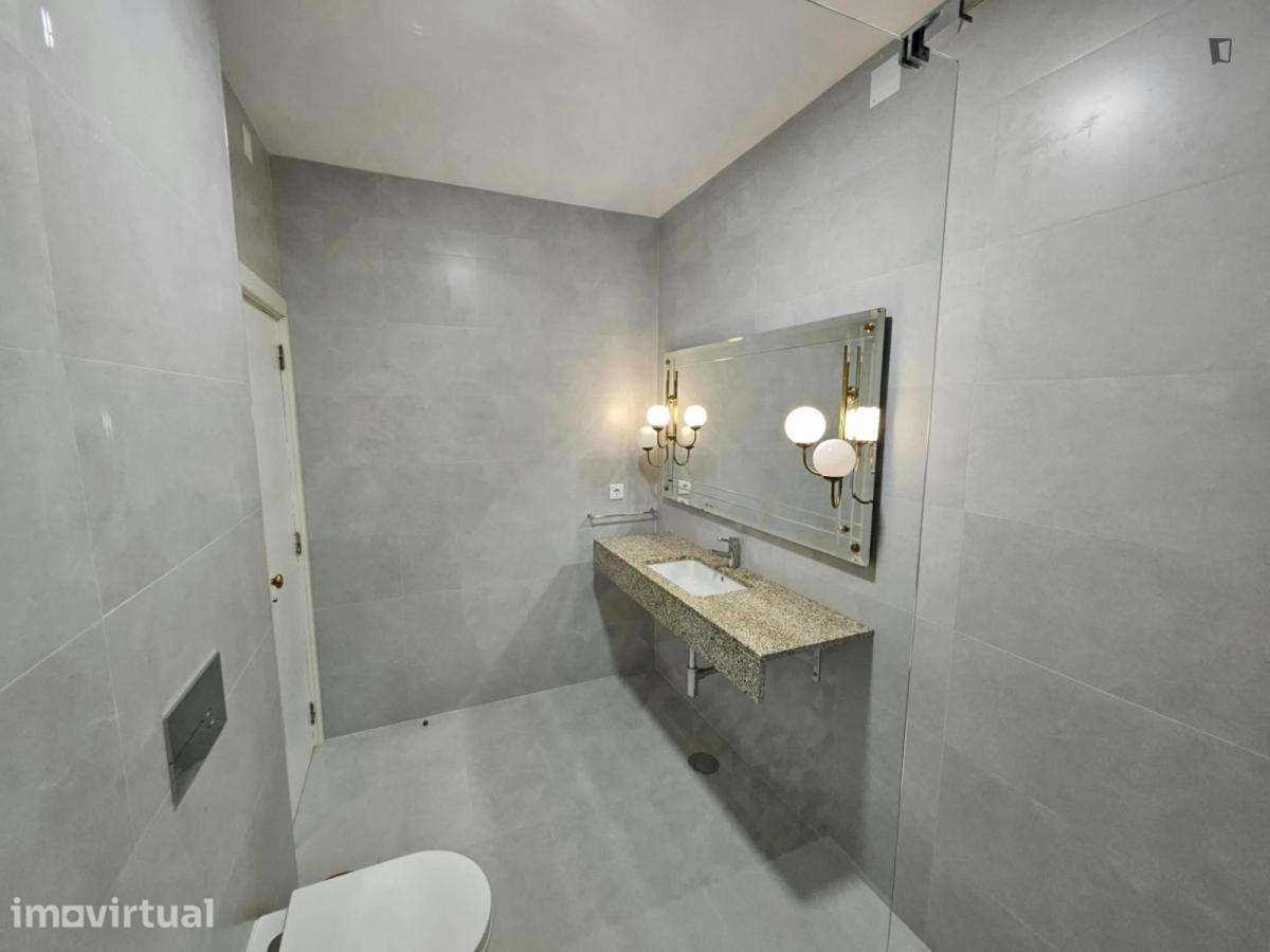 Quarto - localizado em Sé de Braga e São Lázaro Braga - Grande imagem: 2/18