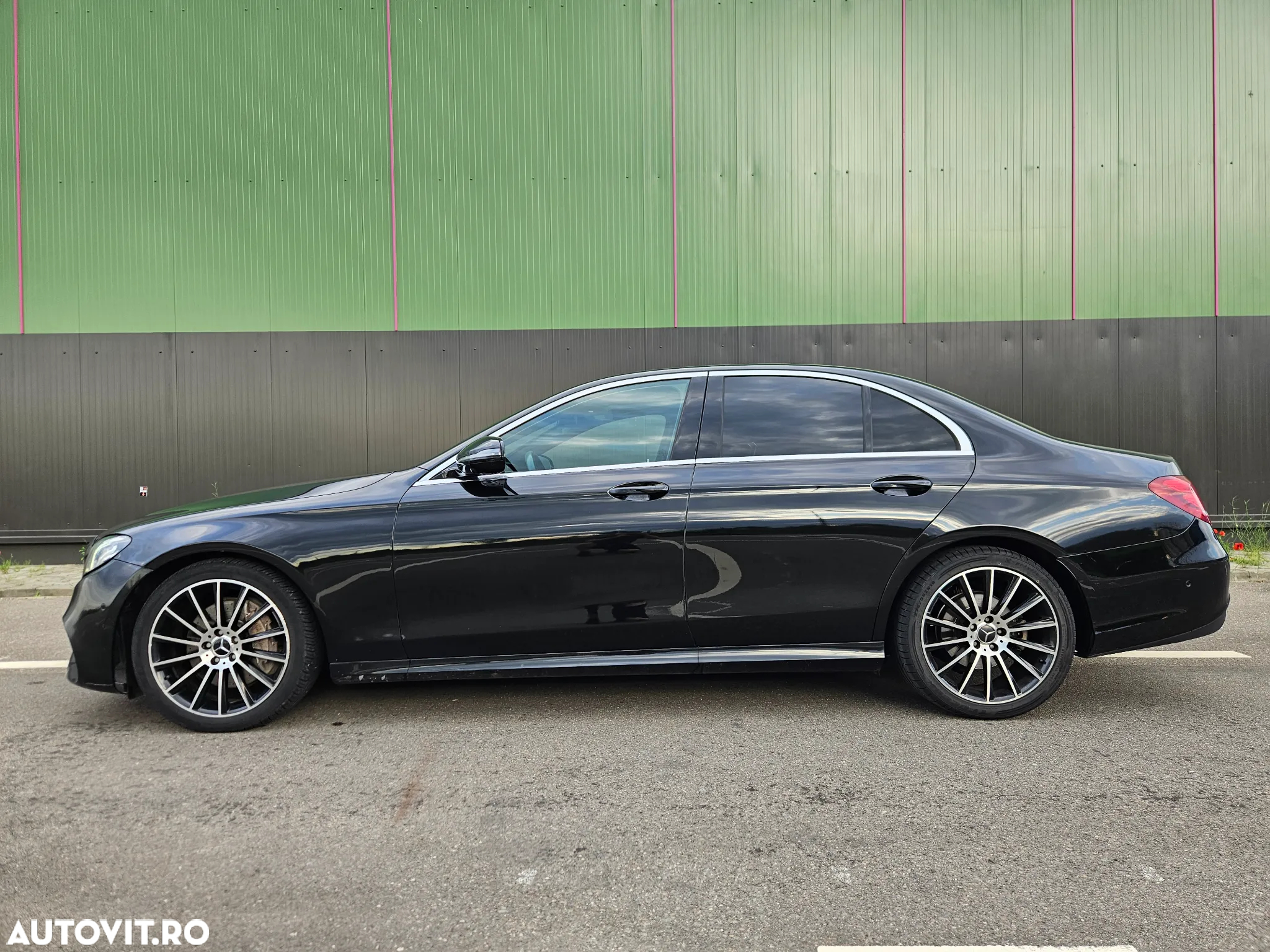 Mercedes-Benz E 220 d 9G-TRONIC AMG Line - 3