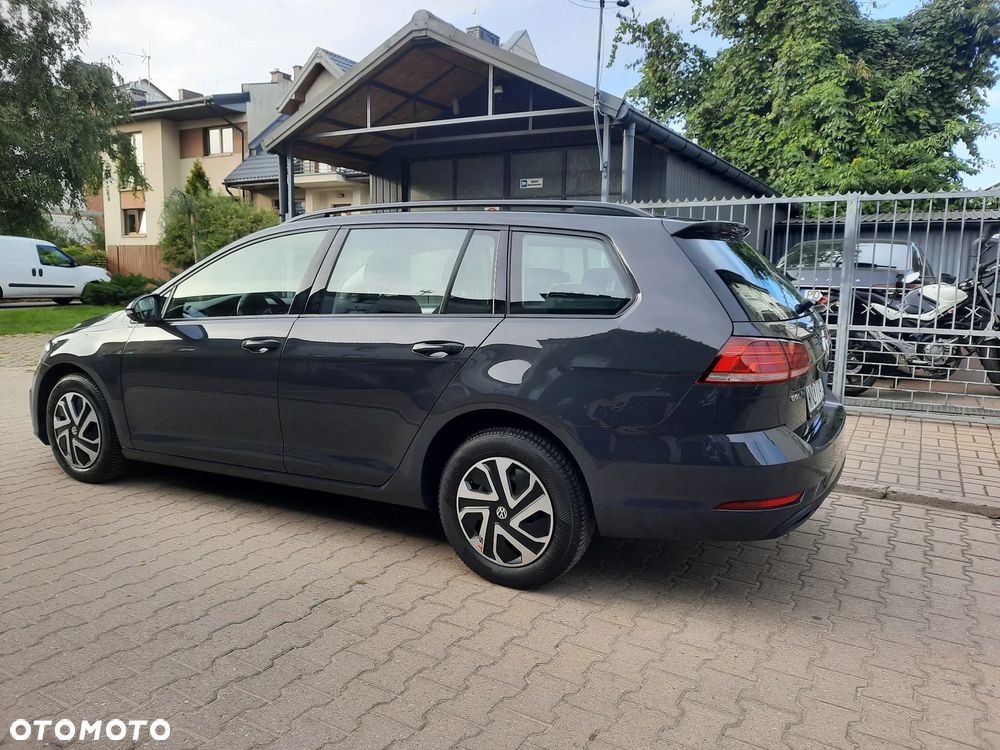 Volkswagen Golf - 10