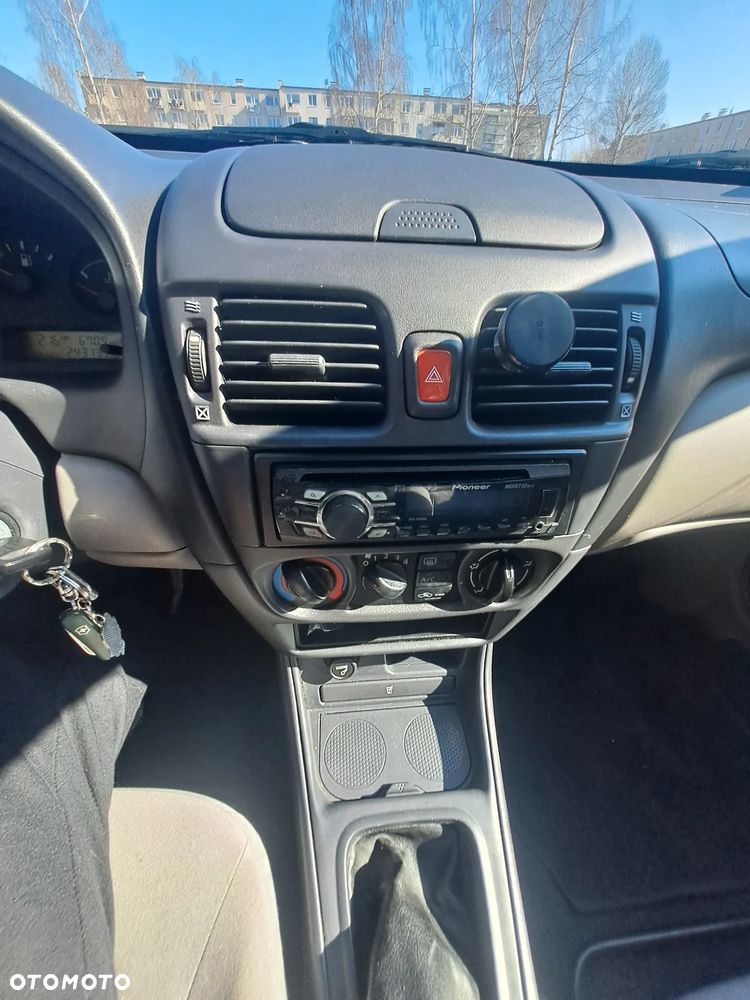 Nissan Almera 1.5 Comfort - 13