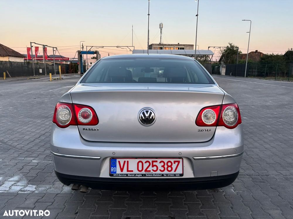 Volkswagen Passat Variant 2.0 TDI DSG Individual - 6