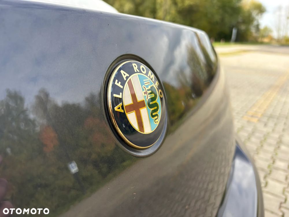 Alfa Romeo GT 1.9JTD 16V Distinctive - 17