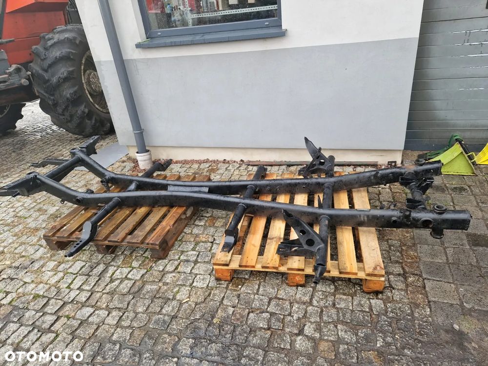 Rama Mercedes 170 S Zabytek - 4