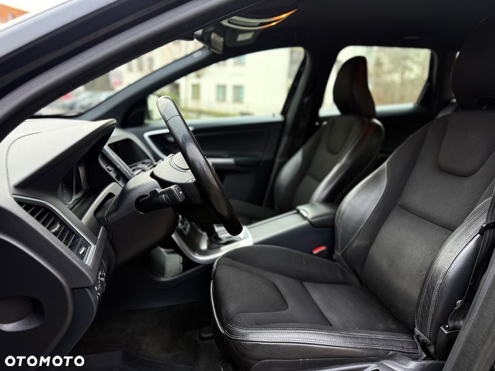 Volvo XC 60 D3 Geartronic Momentum - 23