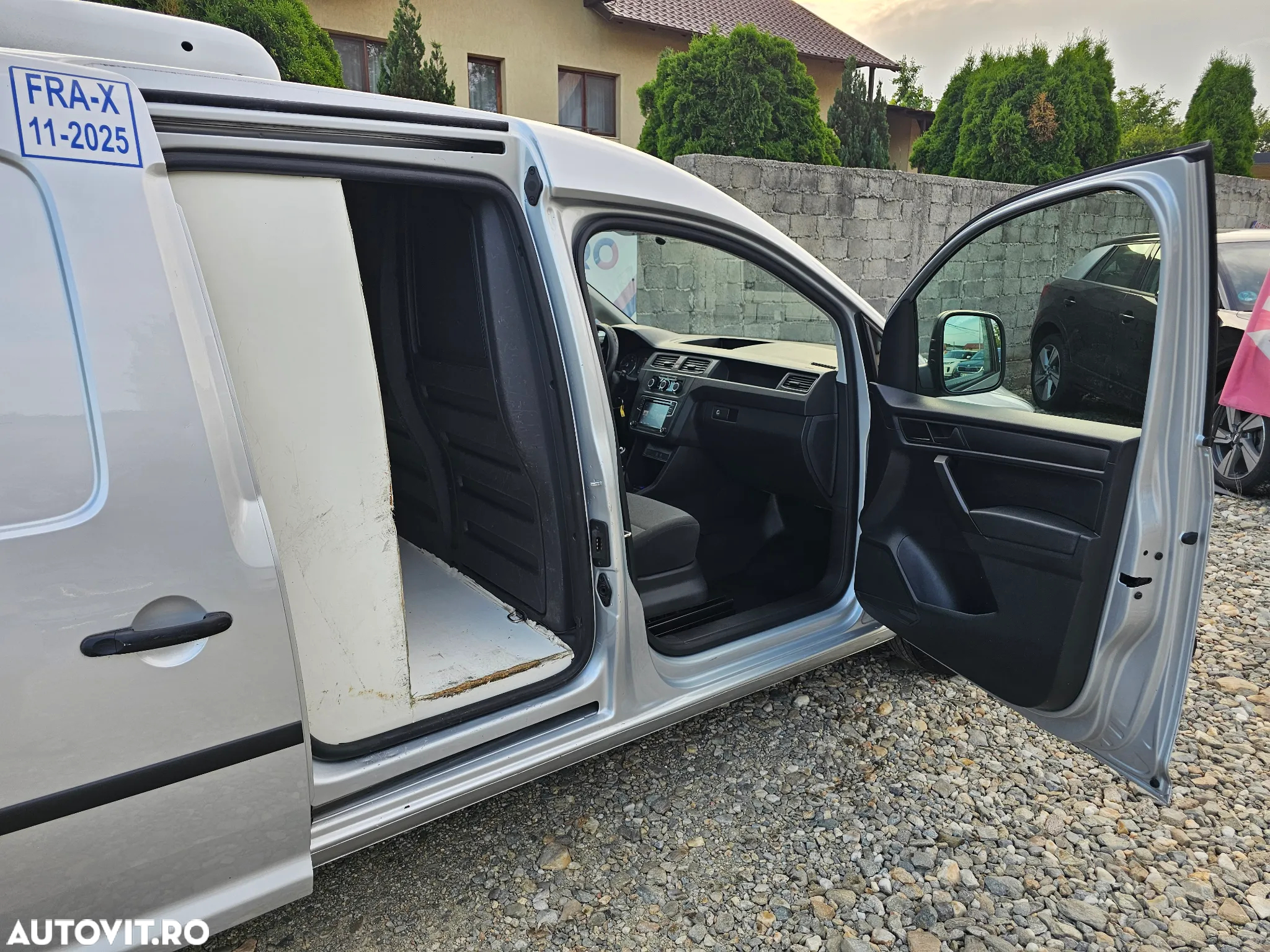 Volkswagen CADDY MAXI FRIGORIFIC IZOTERMA GPL DIN FABRICA - 24