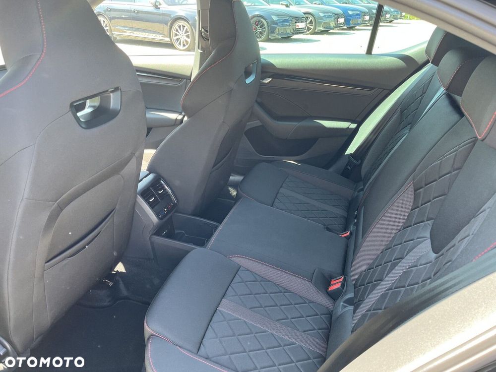 Skoda Octavia 2.0 TSI RS DSG - 17