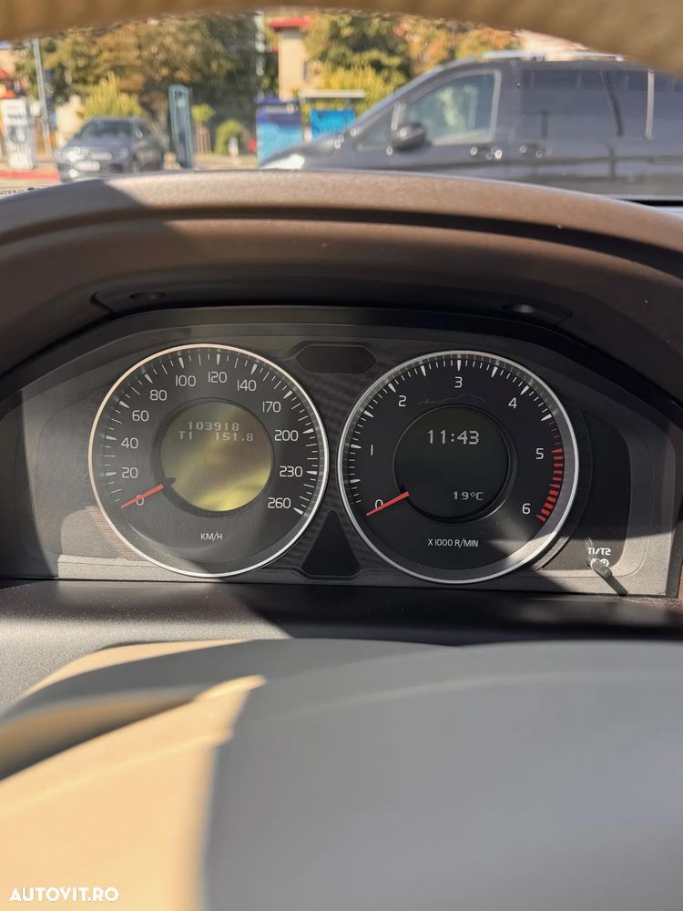 Volvo XC 60 2.4D AWD Base - 7