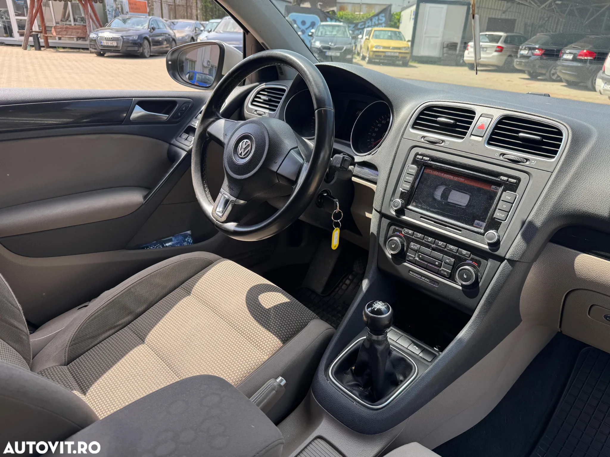 Volkswagen Golf - 10