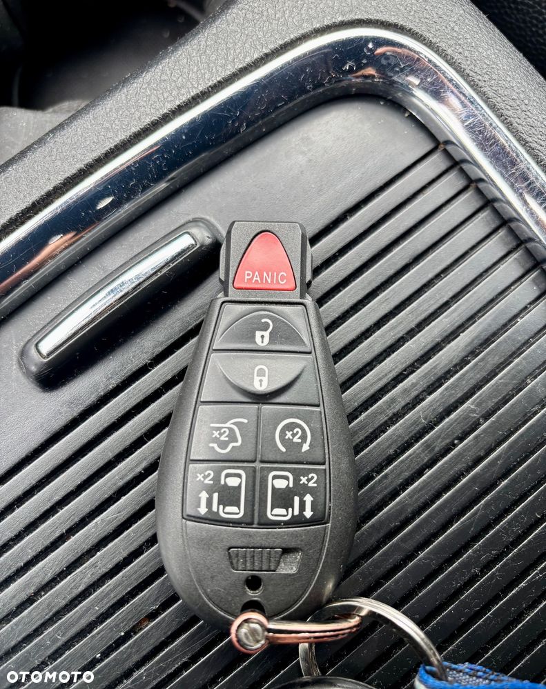 Dodge Grand Caravan - 4