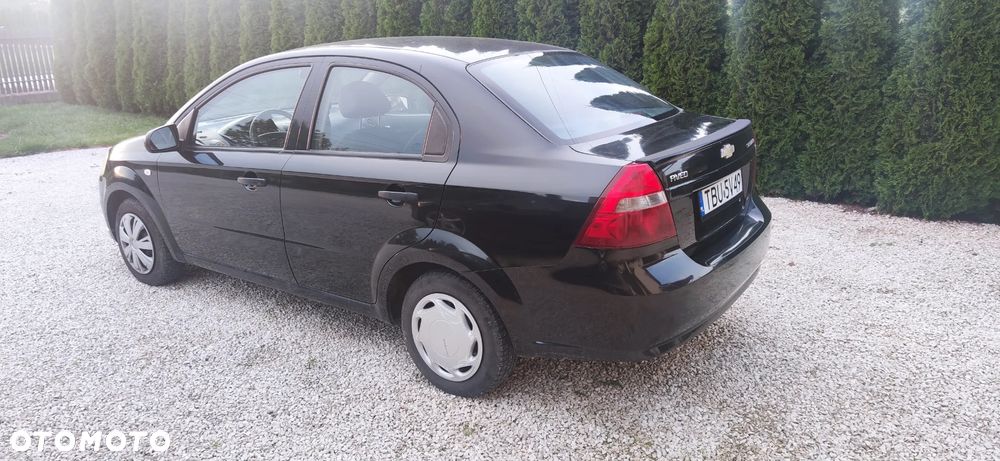 Chevrolet Aveo - 4