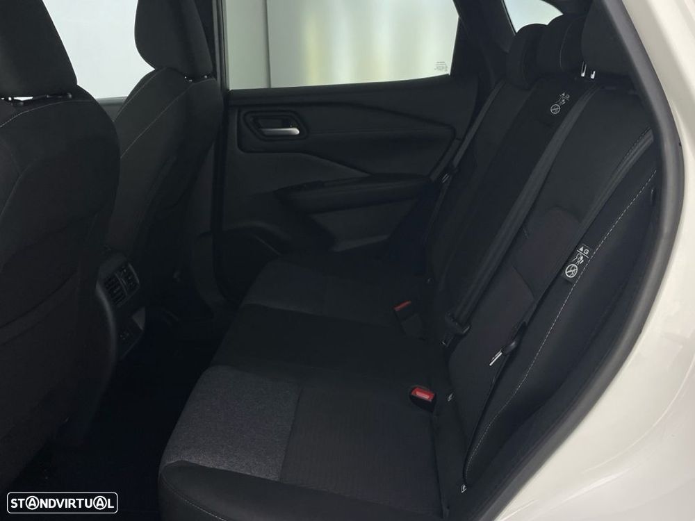 Nissan Qashqai 1.3 DIG-T N-Connecta - 12