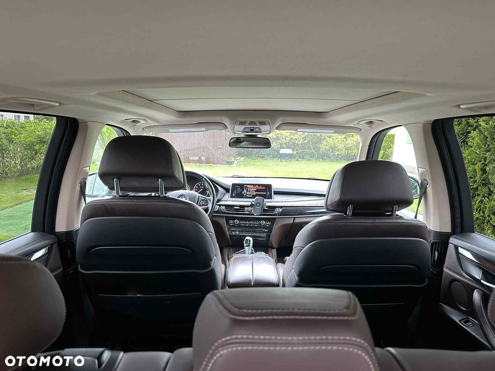 BMW X5 xDrive35i - 12