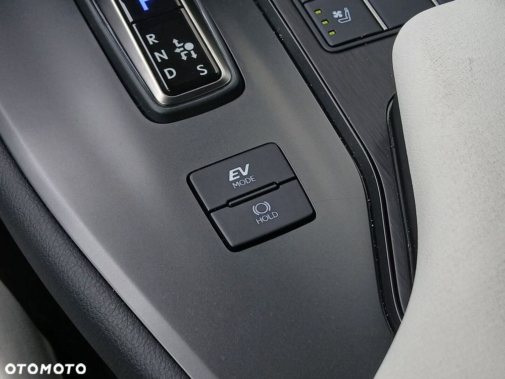 Lexus UX 300h F Sport AWD - 31