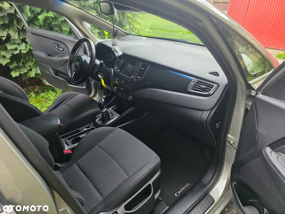 Kia Carens 1.6 GDI L 7os - 11