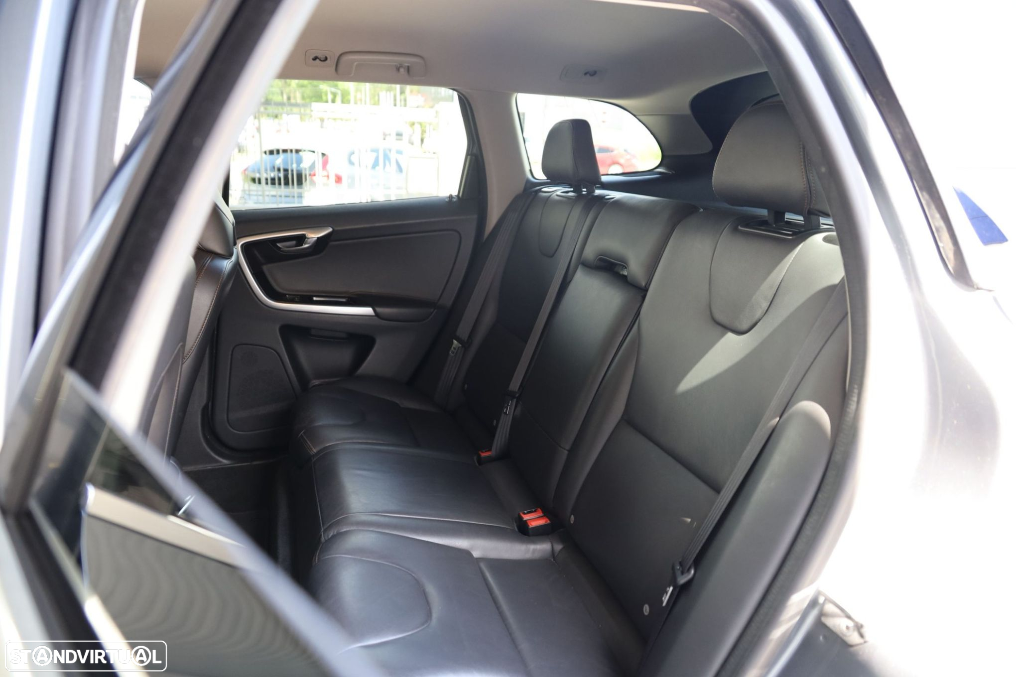 Volvo XC 60 2.0 D4 Dynamic Edition Geartronic - 10