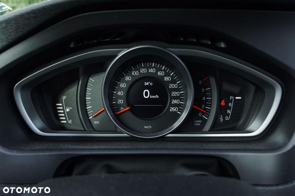 Volvo V40 T3 Drive-E Momentum - 24